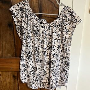 Floral short sleeve blouse